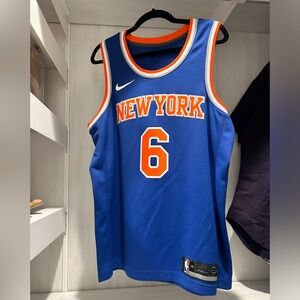 New York Knicks jersey. Porzingis